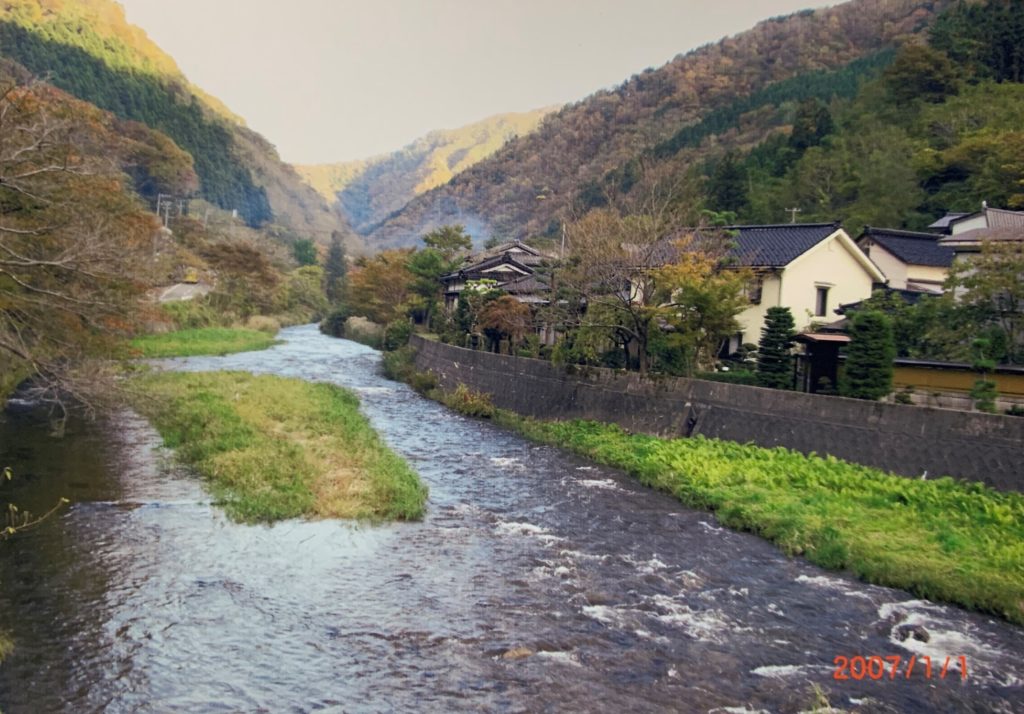 温海川