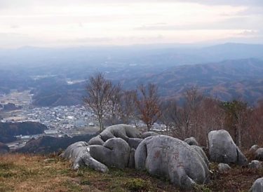 「鬼穴」とよばれる洞窟がある～仙台平～（福島）