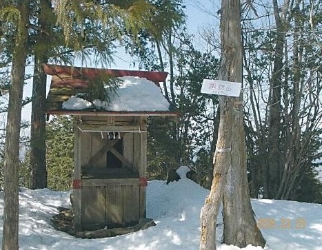 山頂の諏訪神社　奥宮