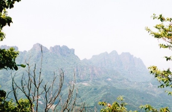 御堂山山頂～裏妙義の岩峰群