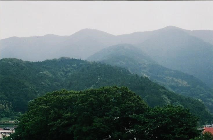 内船より思親山を望む