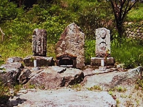 麦草に有る庚申塔