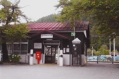 高山本線飛騨国府駅舎