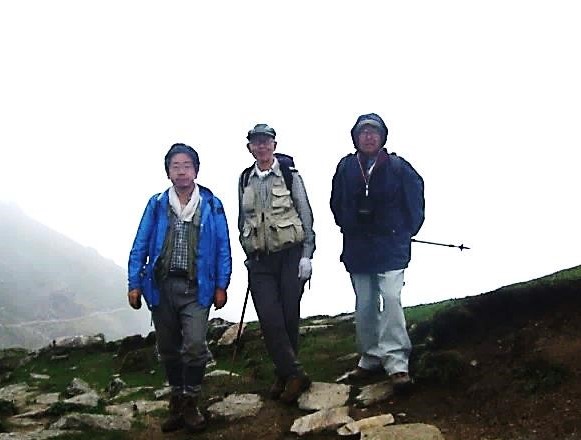 最高点　クアリ峠（4268ｍ）鈴木さん・田中さん