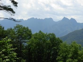 駐車した三叉路～両神山