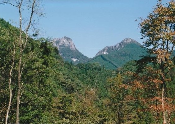 二子山　西峰　東峰