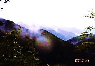青根ヶ峰・四寸岩山（奈良）｜雲が湧き立つ吉野の山並みが望めた静かな山旅